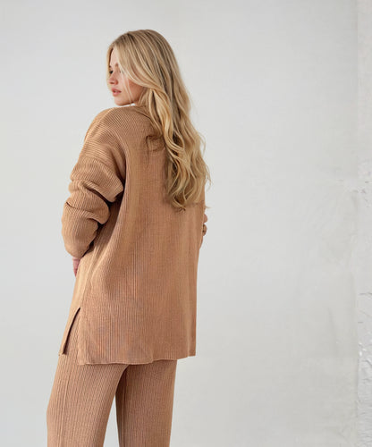 Fela | Casualowy Zestaw Dwuczęściowy z Dekoltem w Serek i Rozcięciem